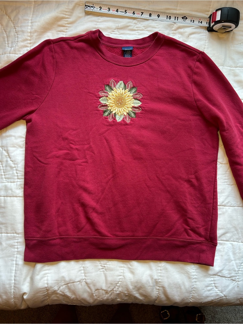 Women’s Cottage core Crewneck Sweatshirt with Sunflower Embroidery